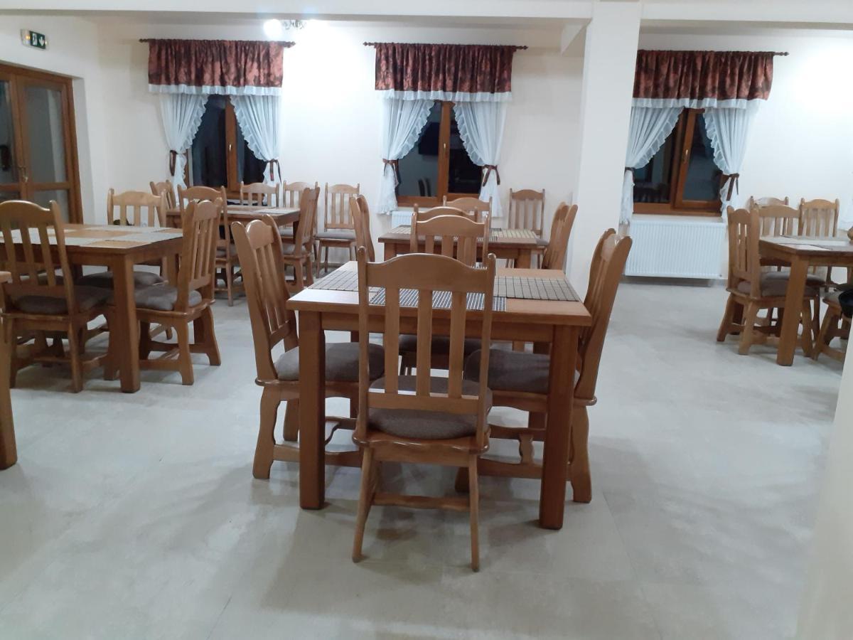 Pensiunea Bradul Dealu Stefanitei Esterno foto
